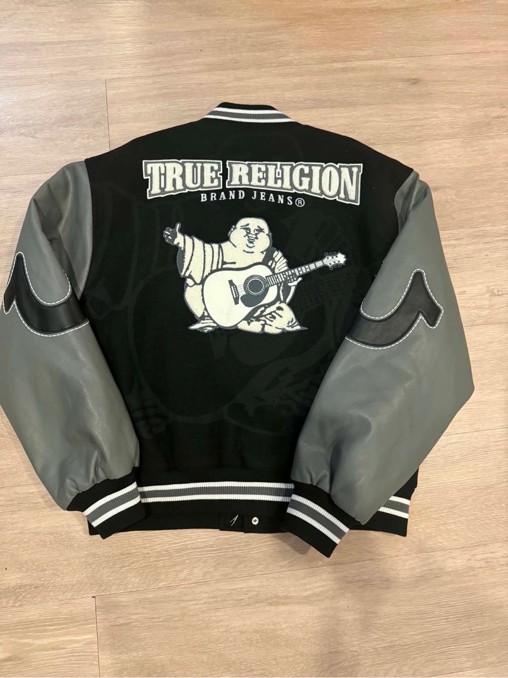 True Religion Varsity Jacket Men’s M Black Gray Leather Sleeves Y2K 02